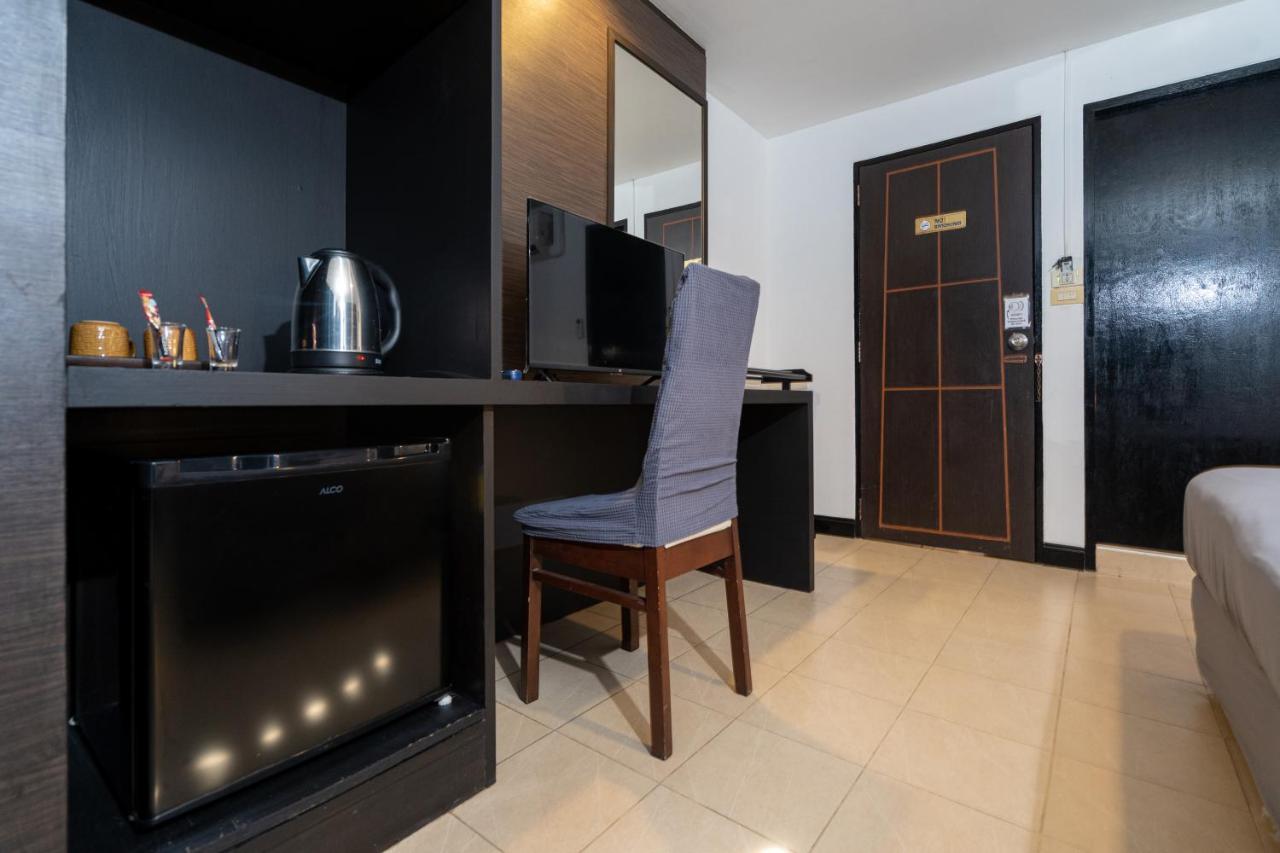 Black Pantera Hostel Patong المظهر الخارجي الصورة
