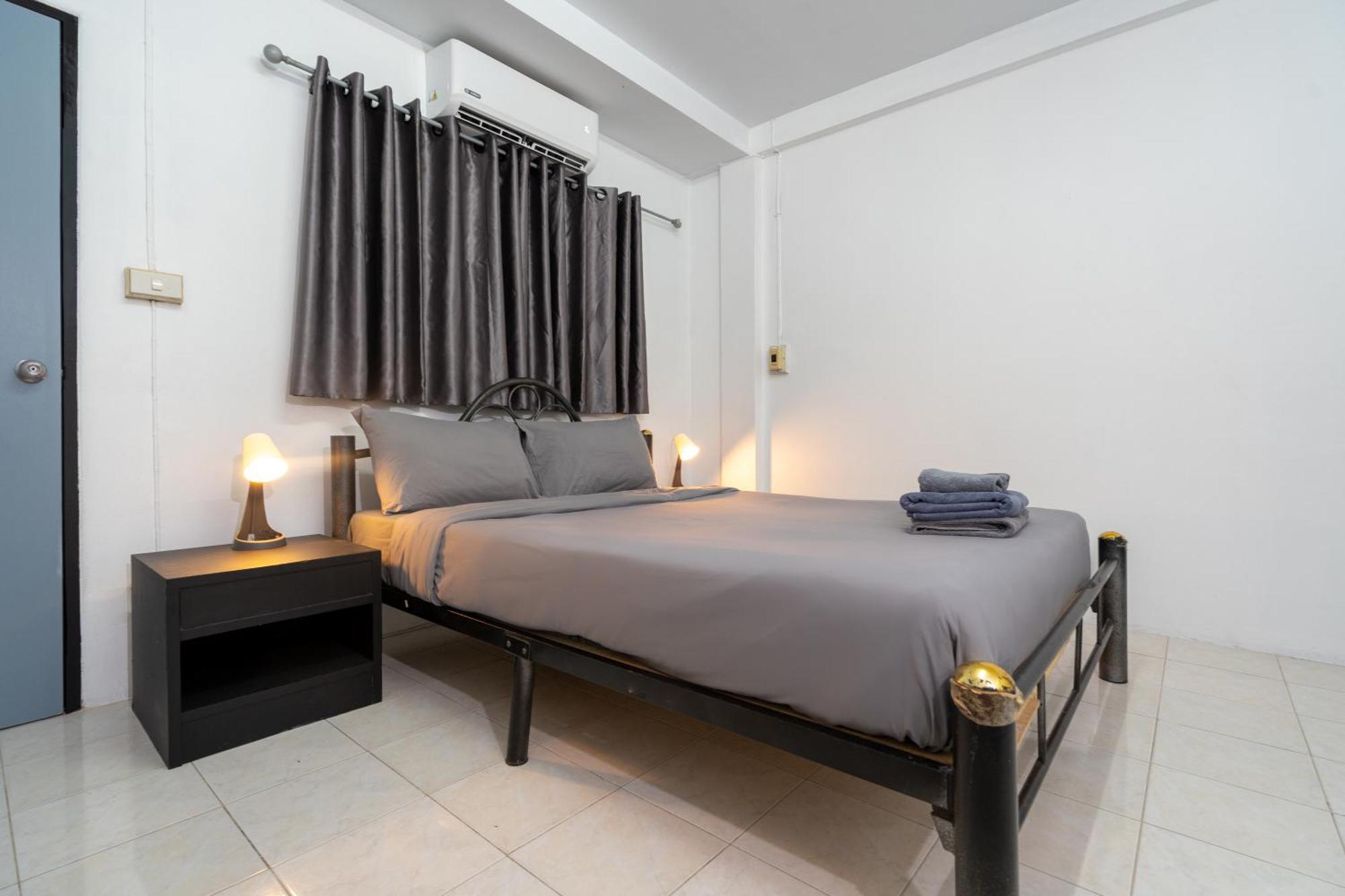 Black Pantera Hostel Patong المظهر الخارجي الصورة