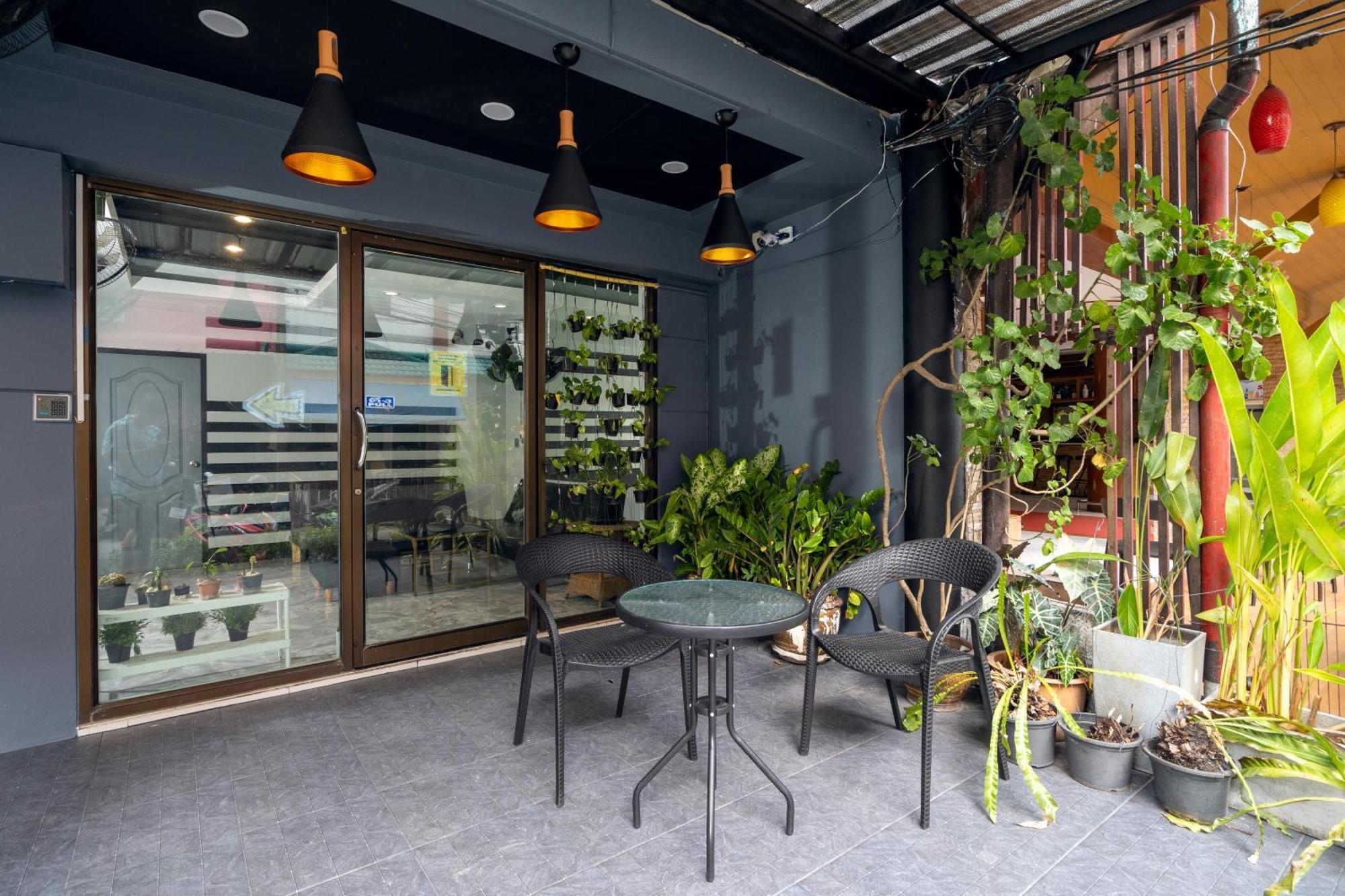 Black Pantera Hostel Patong المظهر الخارجي الصورة