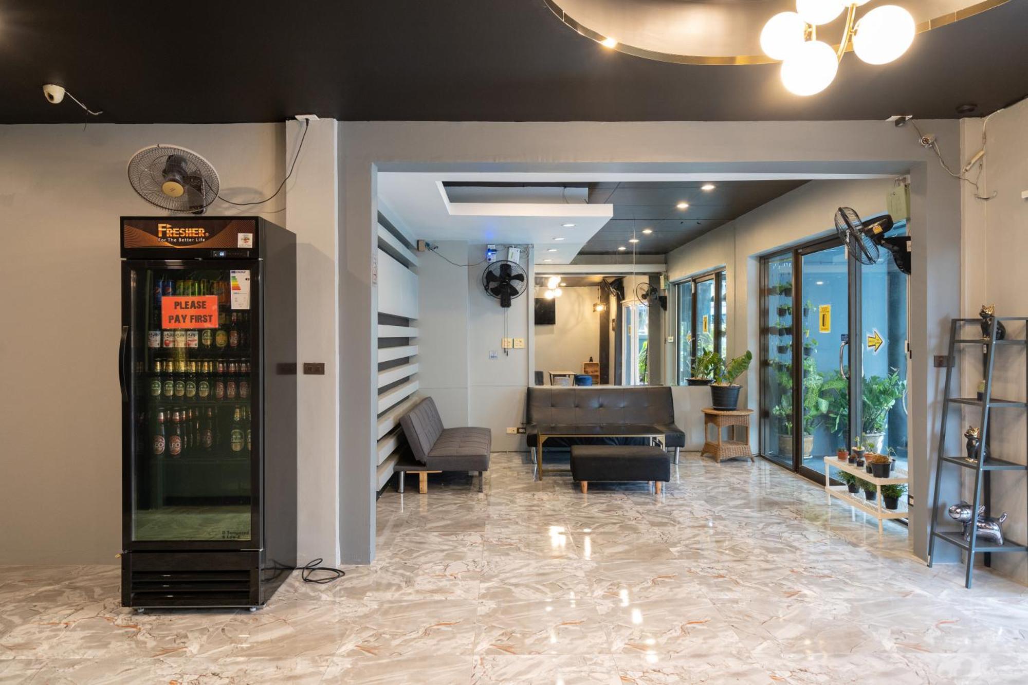 Black Pantera Hostel Patong المظهر الخارجي الصورة