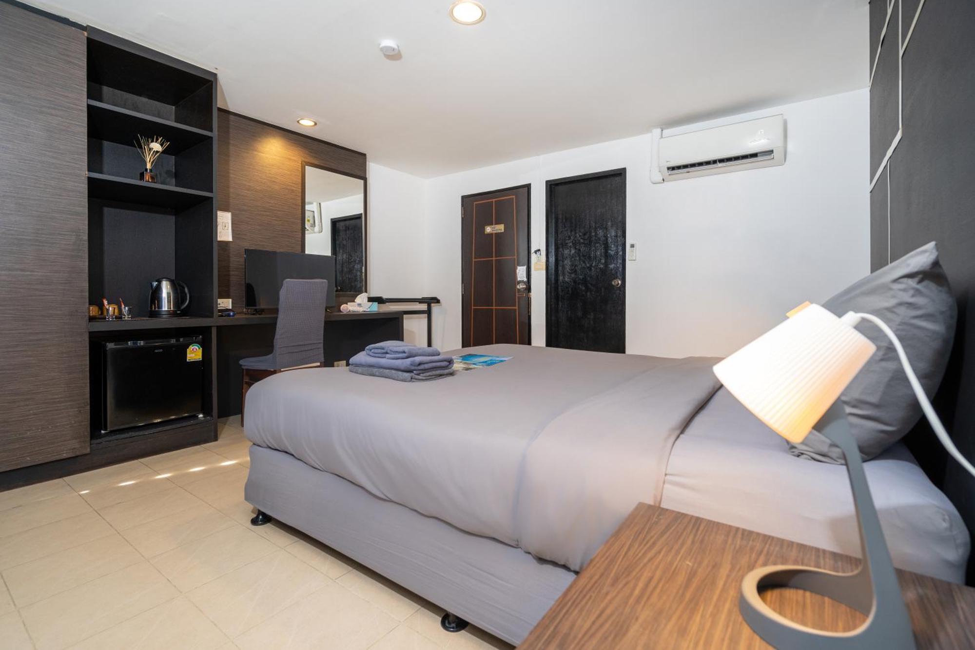Black Pantera Hostel Patong المظهر الخارجي الصورة