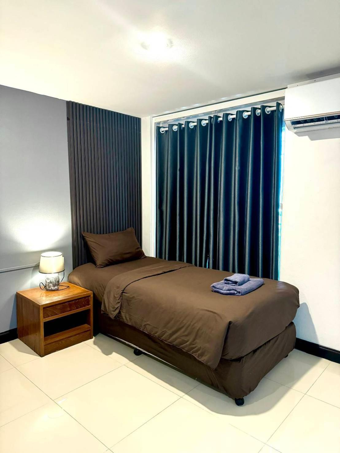Black Pantera Hostel Patong المظهر الخارجي الصورة